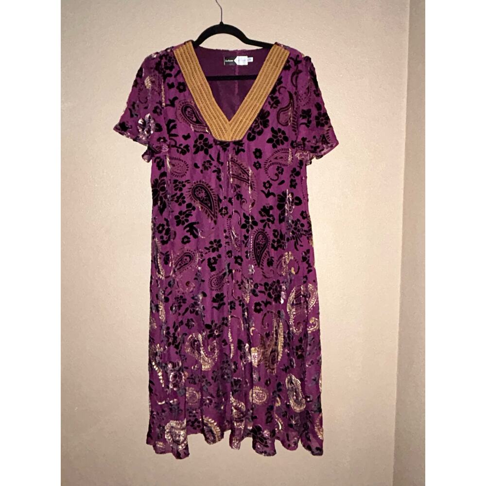 Piper & Scoot  Albie Burnout  Purple  Paisley & Floral  V-neck  Dress  Large